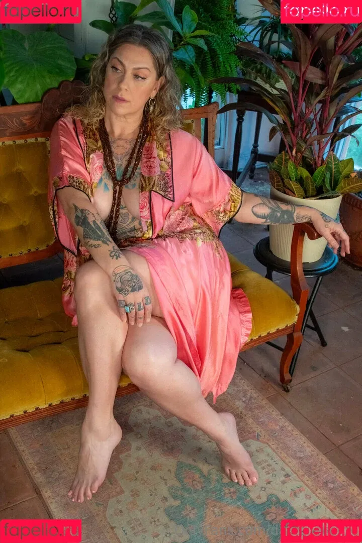 Danielle Colby / DanielleColby / daniellecolbyamericanpicker Onlyfans Photo Gallery 