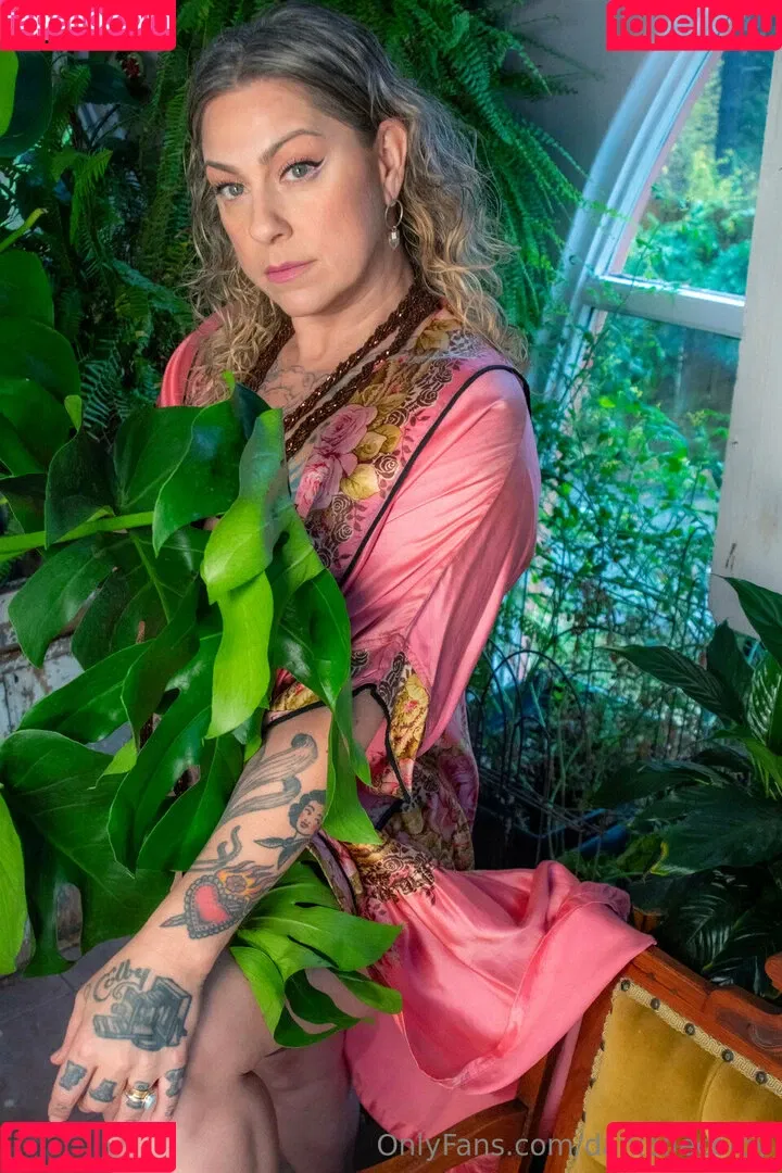 Danielle Colby / DanielleColby / daniellecolbyamericanpicker Onlyfans Photo Gallery 