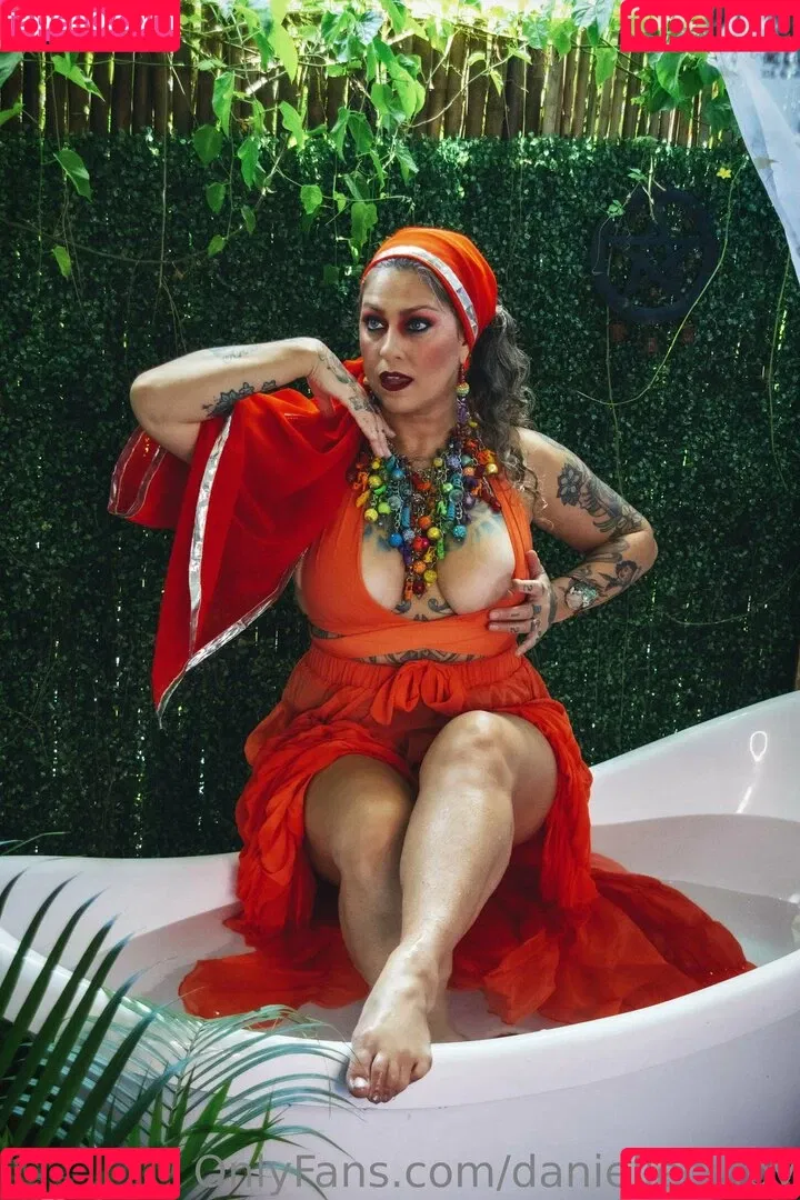 Danielle Colby / DanielleColby / daniellecolbyamericanpicker Onlyfans Photo Gallery 