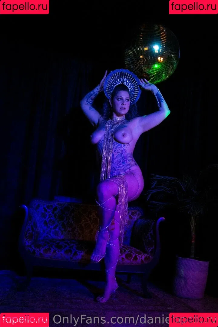 Danielle Colby / DanielleColby / daniellecolbyamericanpicker Onlyfans Photo Gallery 