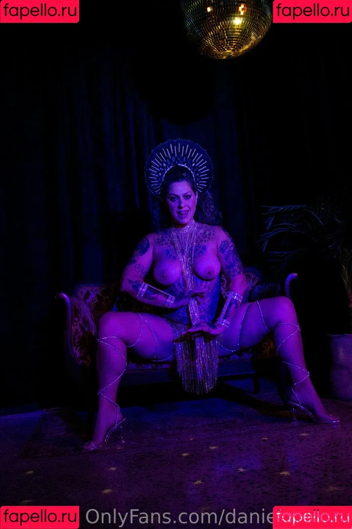 Danielle Colby / DanielleColby / daniellecolbyamericanpicker Onlyfans Photo Gallery 