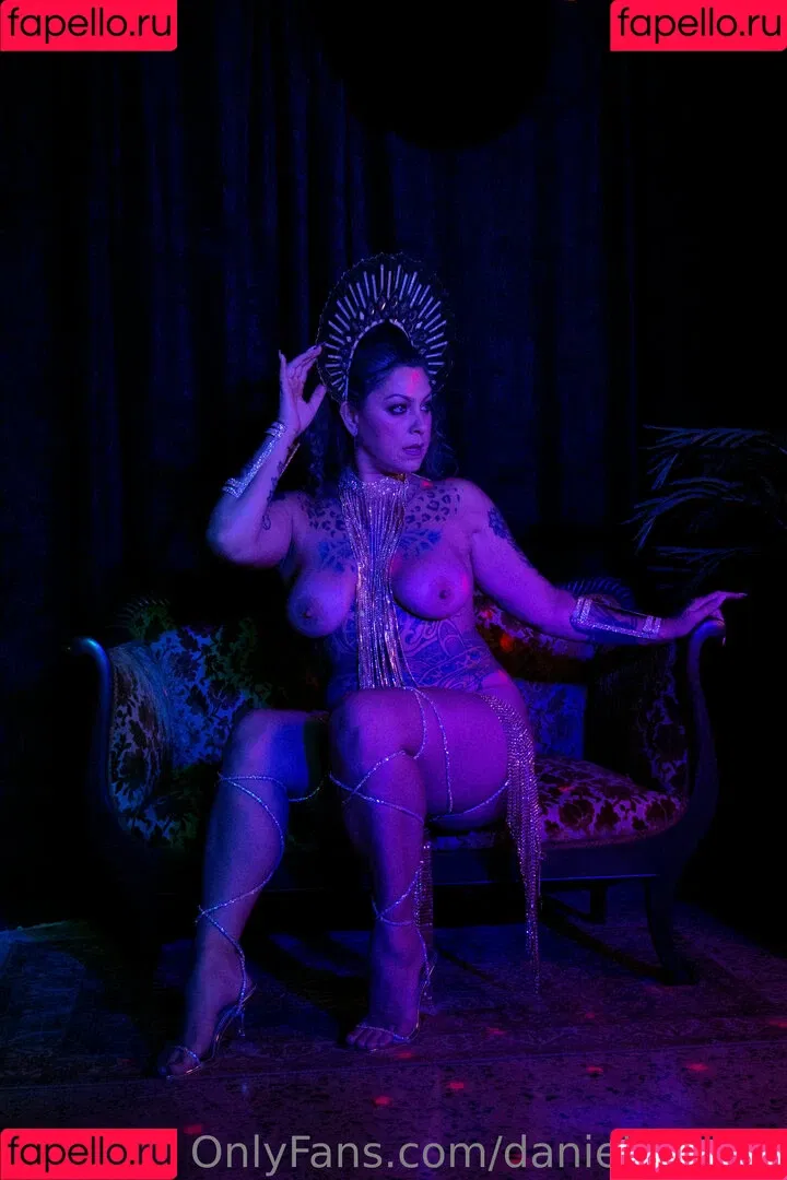 Danielle Colby / DanielleColby / daniellecolbyamericanpicker Onlyfans Photo Gallery 