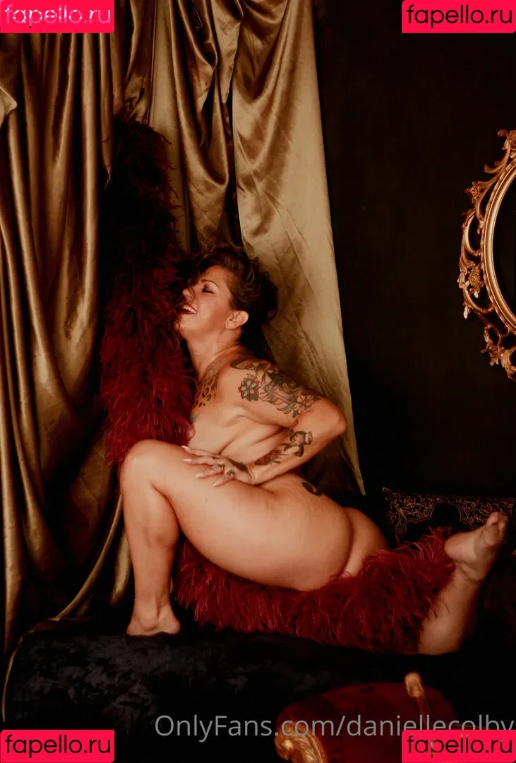 Danielle Colby / DanielleColby / daniellecolbyamericanpicker Onlyfans Photo Gallery 