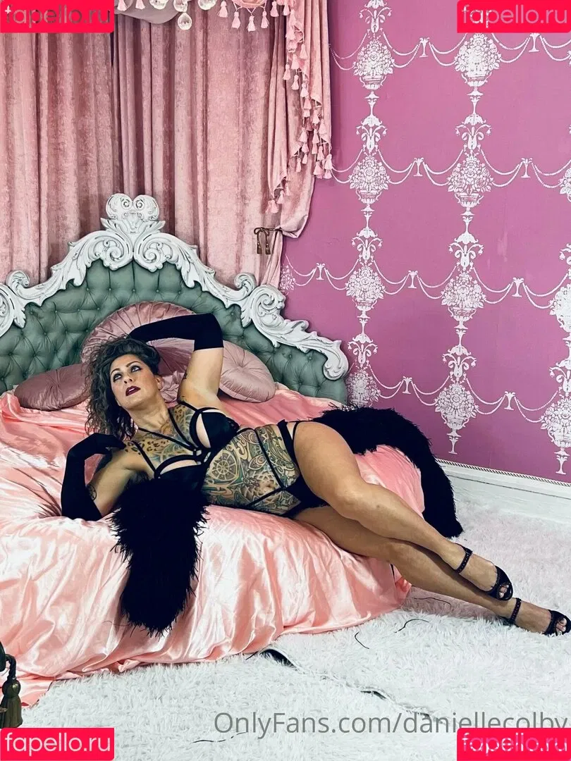 Danielle Colby / DanielleColby / daniellecolbyamericanpicker Onlyfans Photo Gallery 