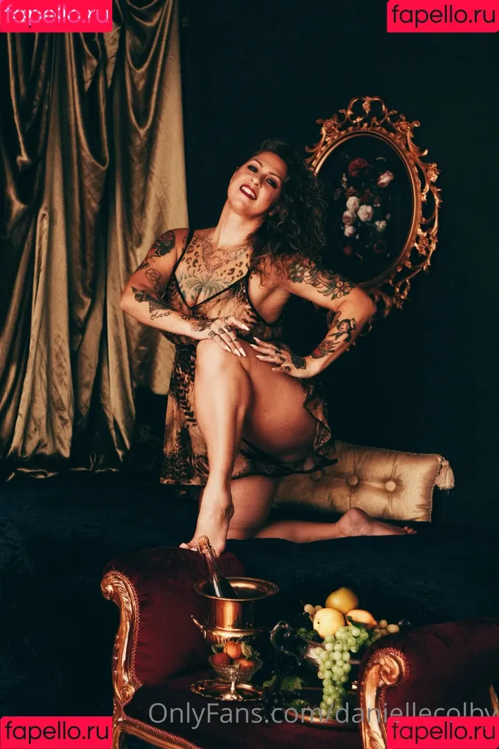 Danielle Colby / DanielleColby / daniellecolbyamericanpicker Onlyfans Photo Gallery 