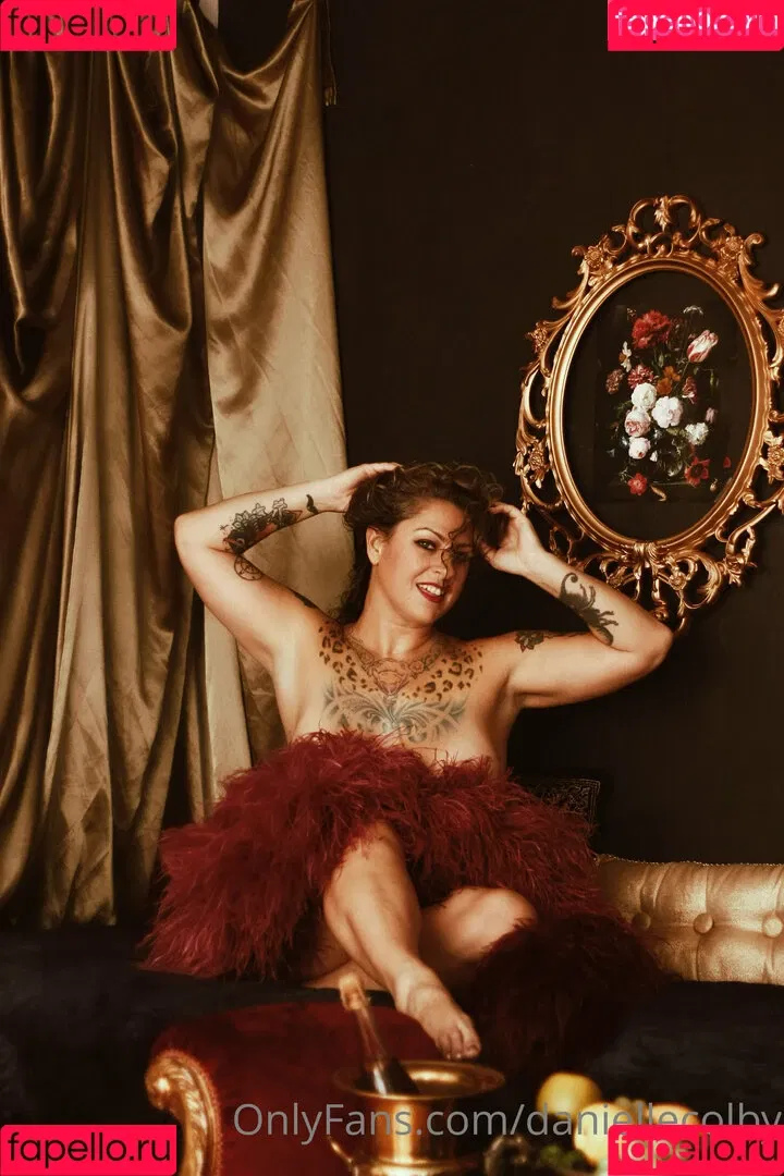 Danielle Colby / DanielleColby / daniellecolbyamericanpicker Onlyfans Photo Gallery 