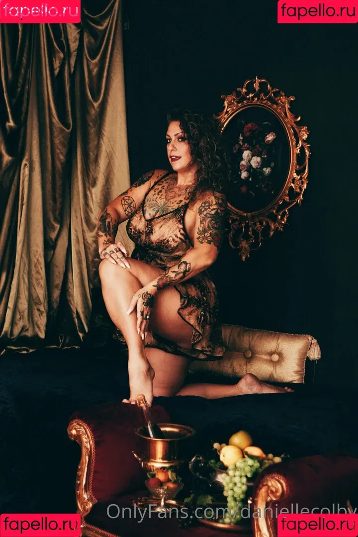 Danielle Colby / DanielleColby / daniellecolbyamericanpicker Onlyfans Photo Gallery 
