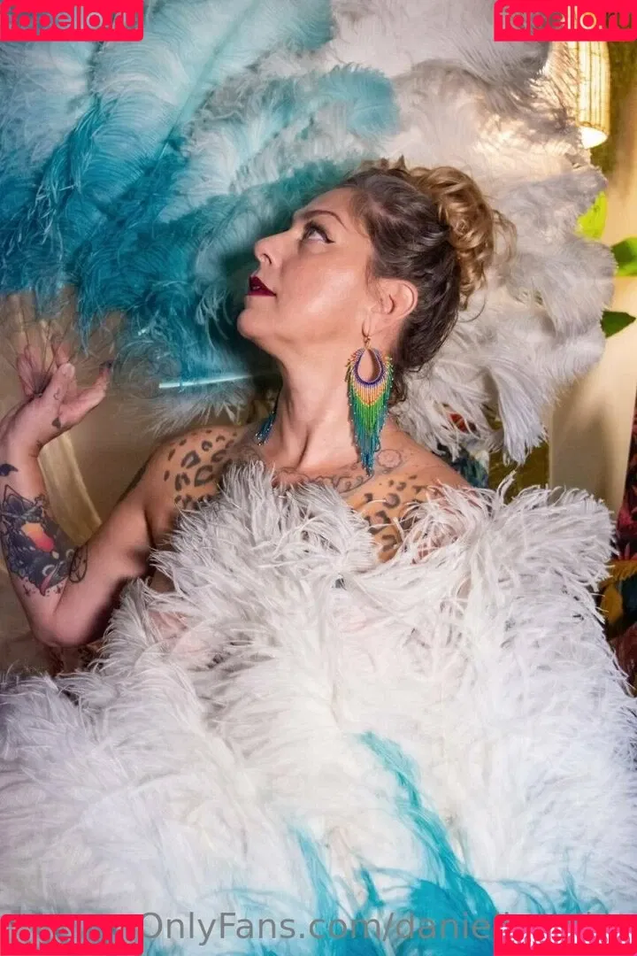 Danielle Colby / DanielleColby / daniellecolbyamericanpicker Onlyfans Photo Gallery 