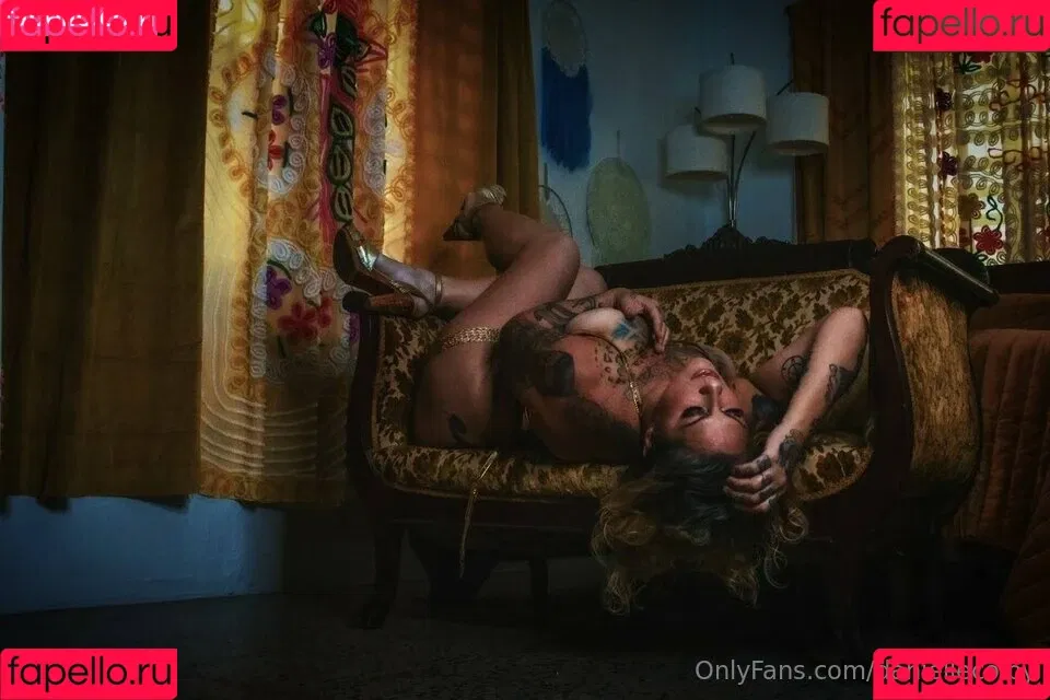 Danielle Colby / DanielleColby / daniellecolbyamericanpicker Onlyfans Photo Gallery 