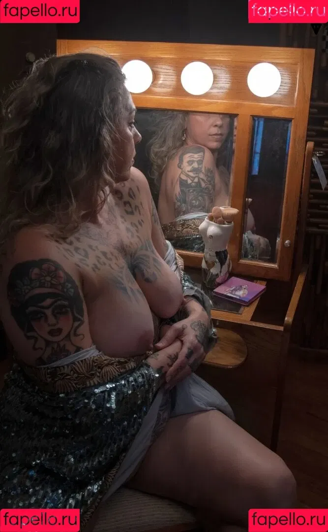 Danielle Colby / DanielleColby / daniellecolbyamericanpicker Onlyfans Photo Gallery 