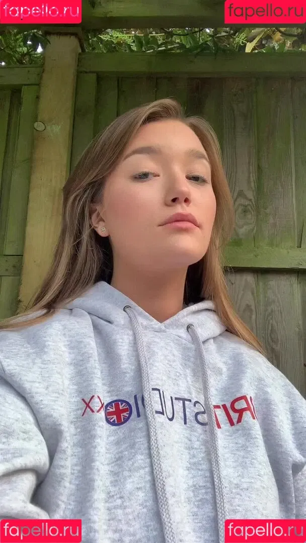 British Teens / Olivia Keane / https: / oliviakeane / oliviakeane__ Onlyfans Photo Gallery 