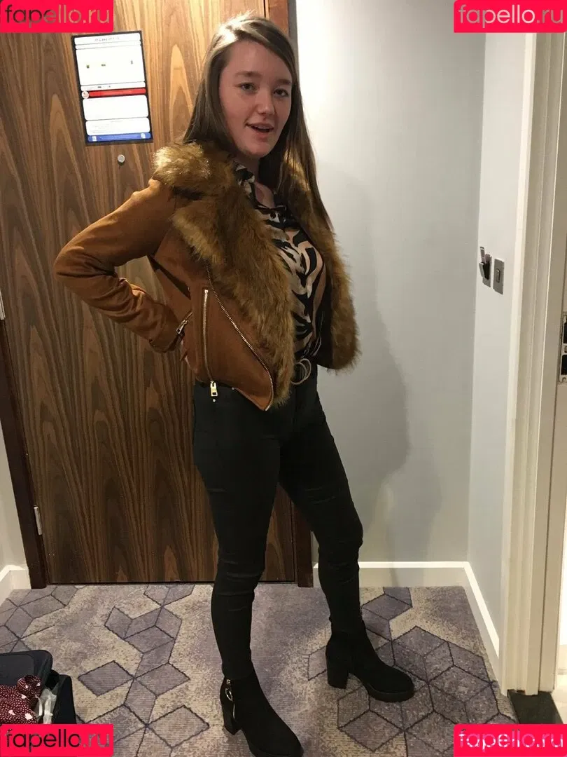 British Teens / Olivia Keane / https: / oliviakeane / oliviakeane__ Onlyfans Photo Gallery 