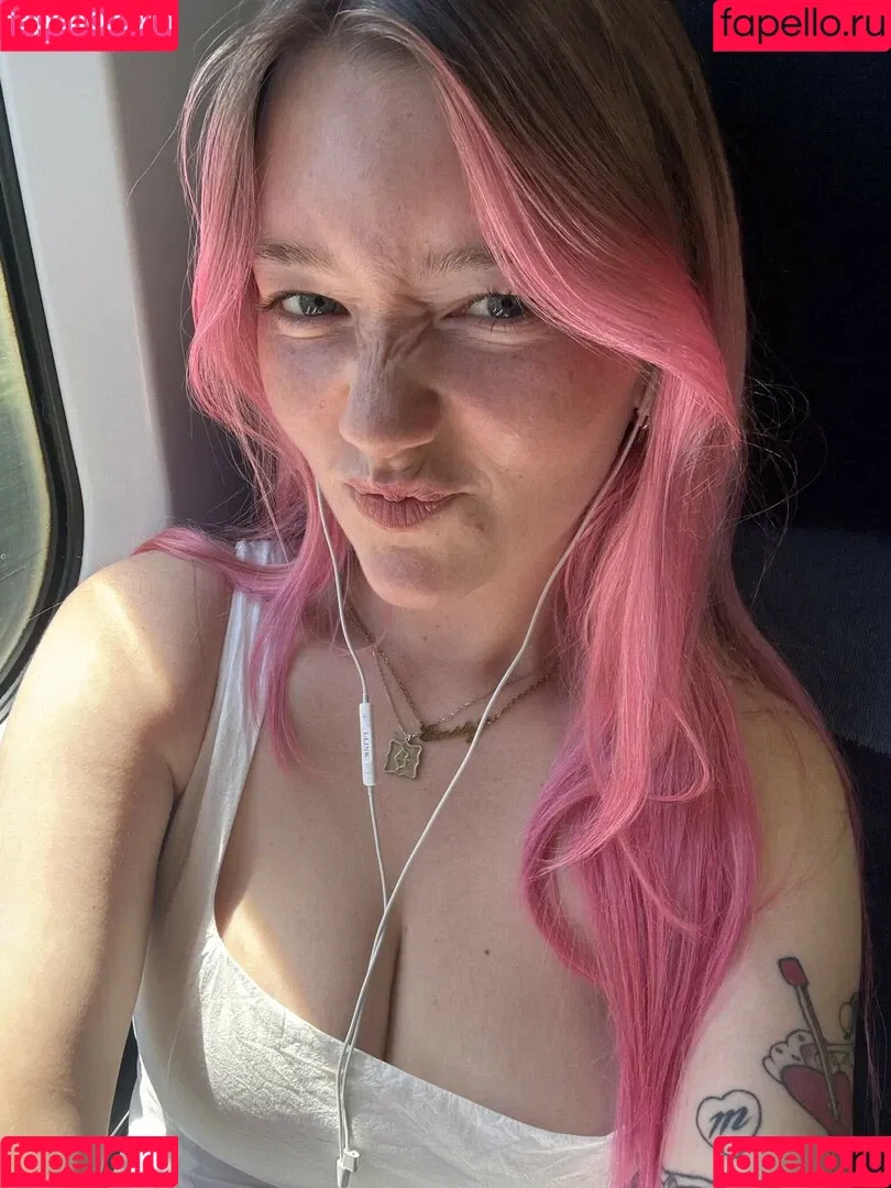 British Teens / Olivia Keane / https: / oliviakeane / oliviakeane__ Onlyfans Photo Gallery 