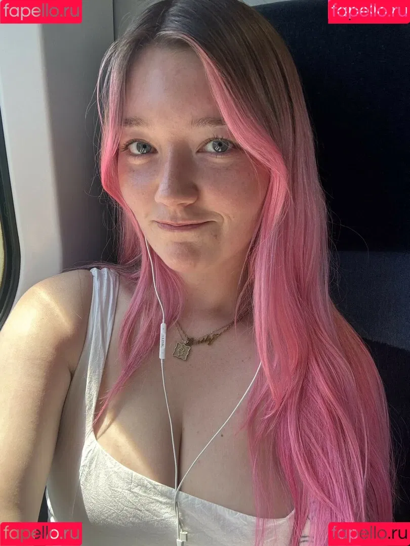 British Teens / Olivia Keane / https: / oliviakeane / oliviakeane__ Onlyfans Photo Gallery 