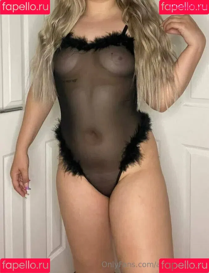 avery-maeex / averyham Onlyfans Photo Gallery 
