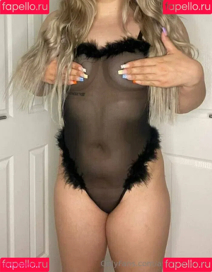 avery-maeex / averyham Onlyfans Photo Gallery 