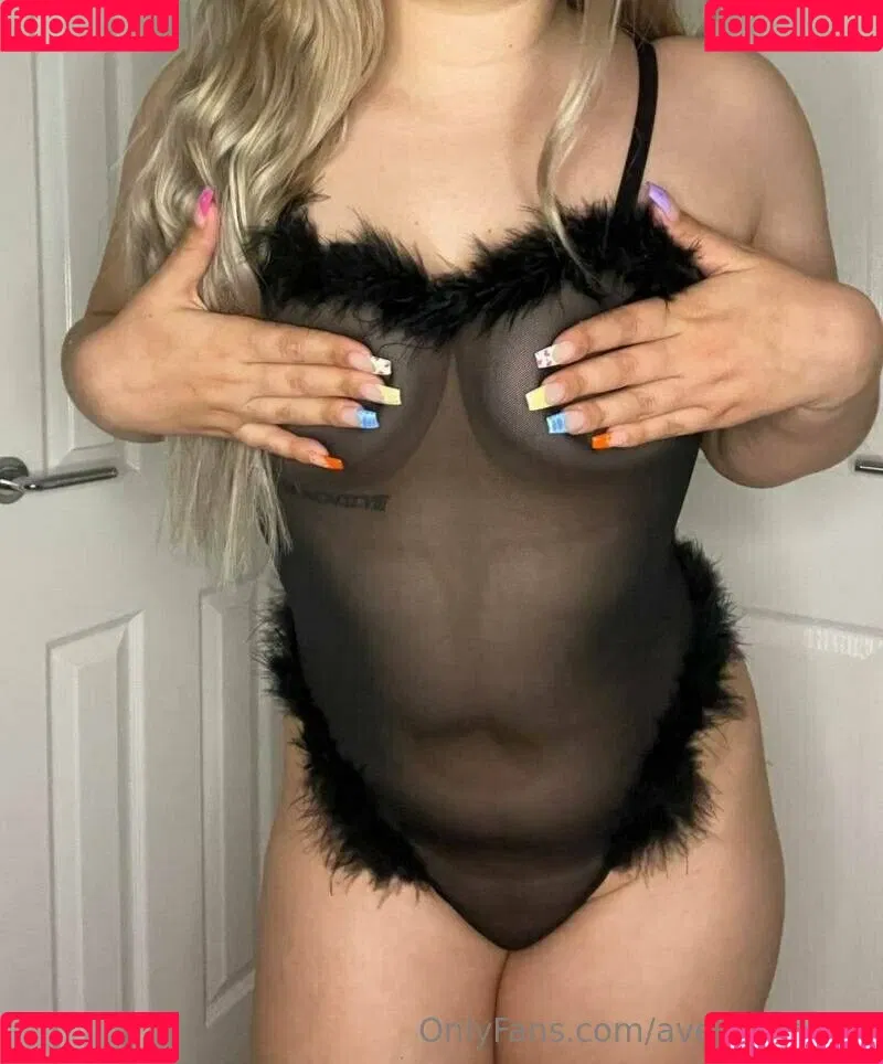 avery-maeex / averyham Onlyfans Photo Gallery 