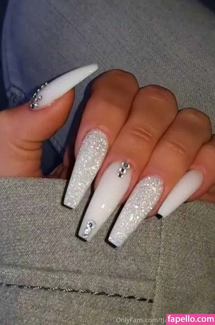 avery-maeex / averyham Onlyfans Photo Gallery 