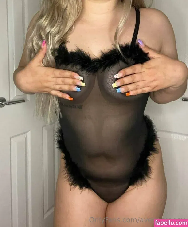 avery-maeex / averyham Onlyfans Photo Gallery 