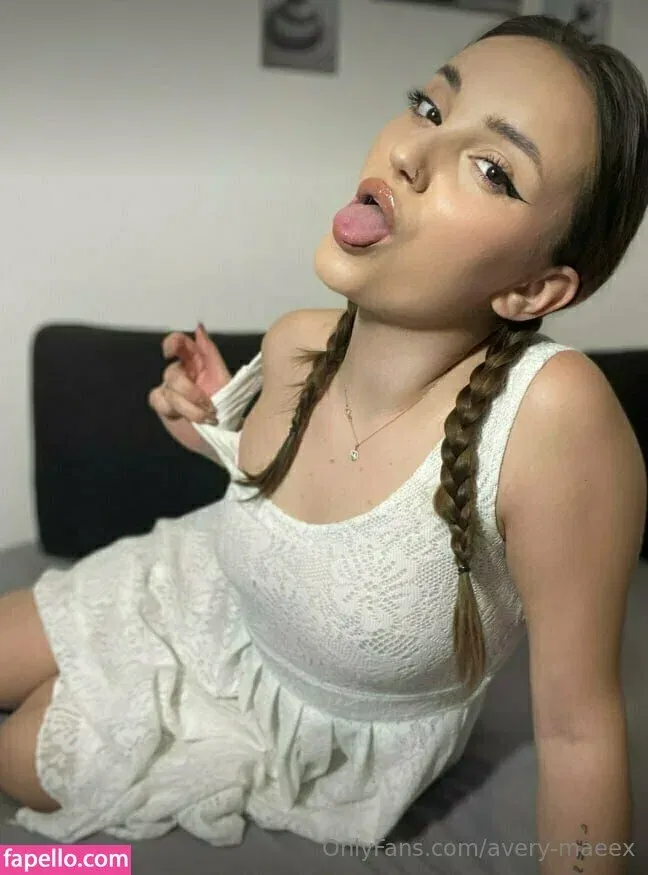avery-maeex / averyham Onlyfans Photo Gallery 