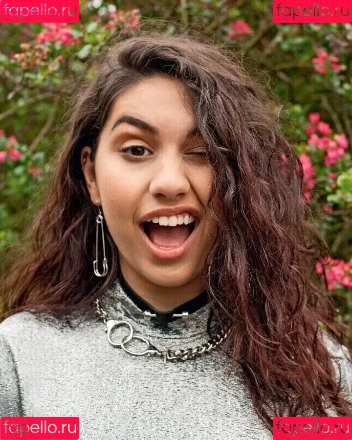Alessia Cara / alessiacara / alessiasmusic Onlyfans Photo Gallery 