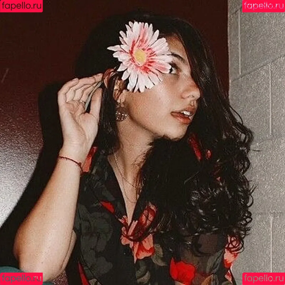 Alessia Cara / alessiacara / alessiasmusic Onlyfans Photo Gallery 