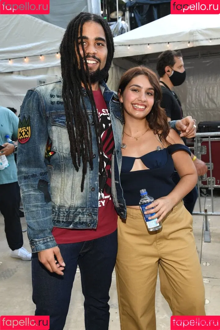 Alessia Cara / alessiacara / alessiasmusic Onlyfans Photo Gallery 