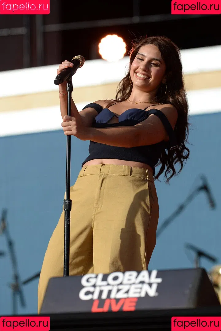 Alessia Cara / alessiacara / alessiasmusic Onlyfans Photo Gallery 