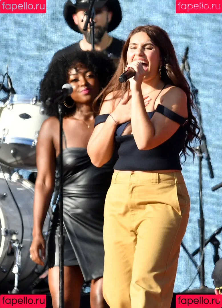 Alessia Cara / alessiacara / alessiasmusic Onlyfans Photo Gallery 