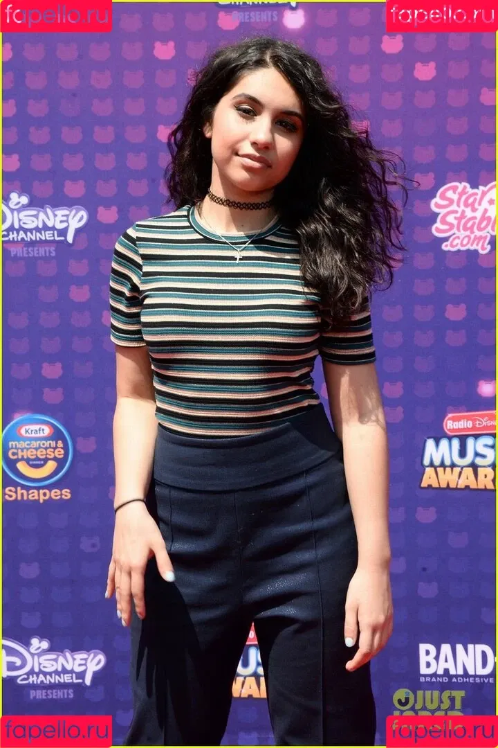 Alessia Cara / alessiacara / alessiasmusic Onlyfans Photo Gallery 