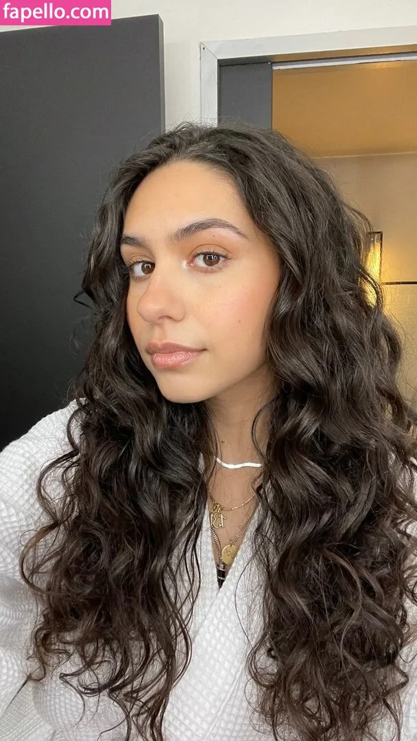 Alessia Cara Nude Onlyfans Photo 46