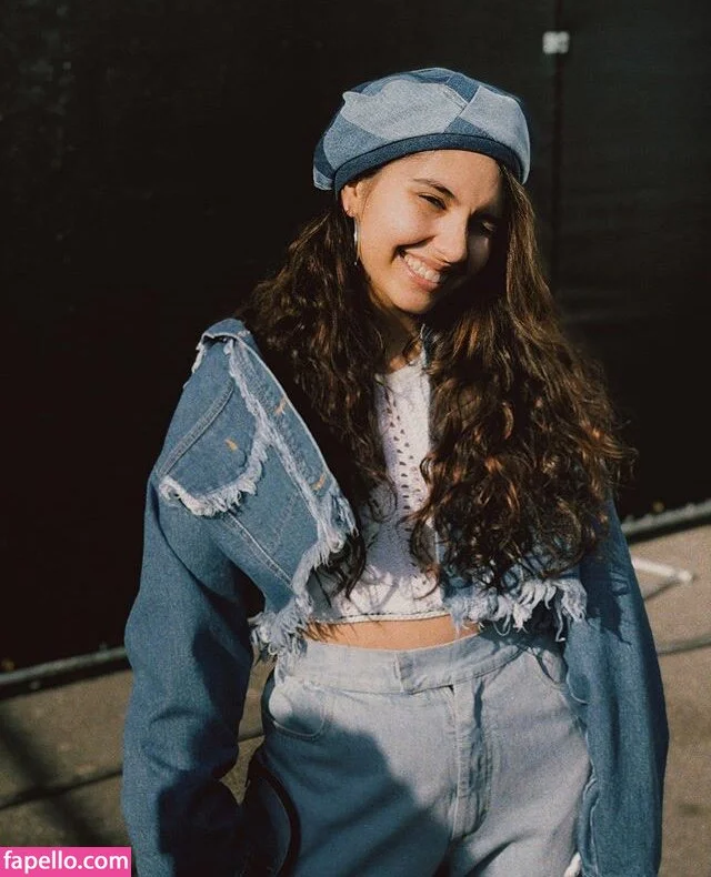 Alessia Cara Nude Onlyfans Photo 20