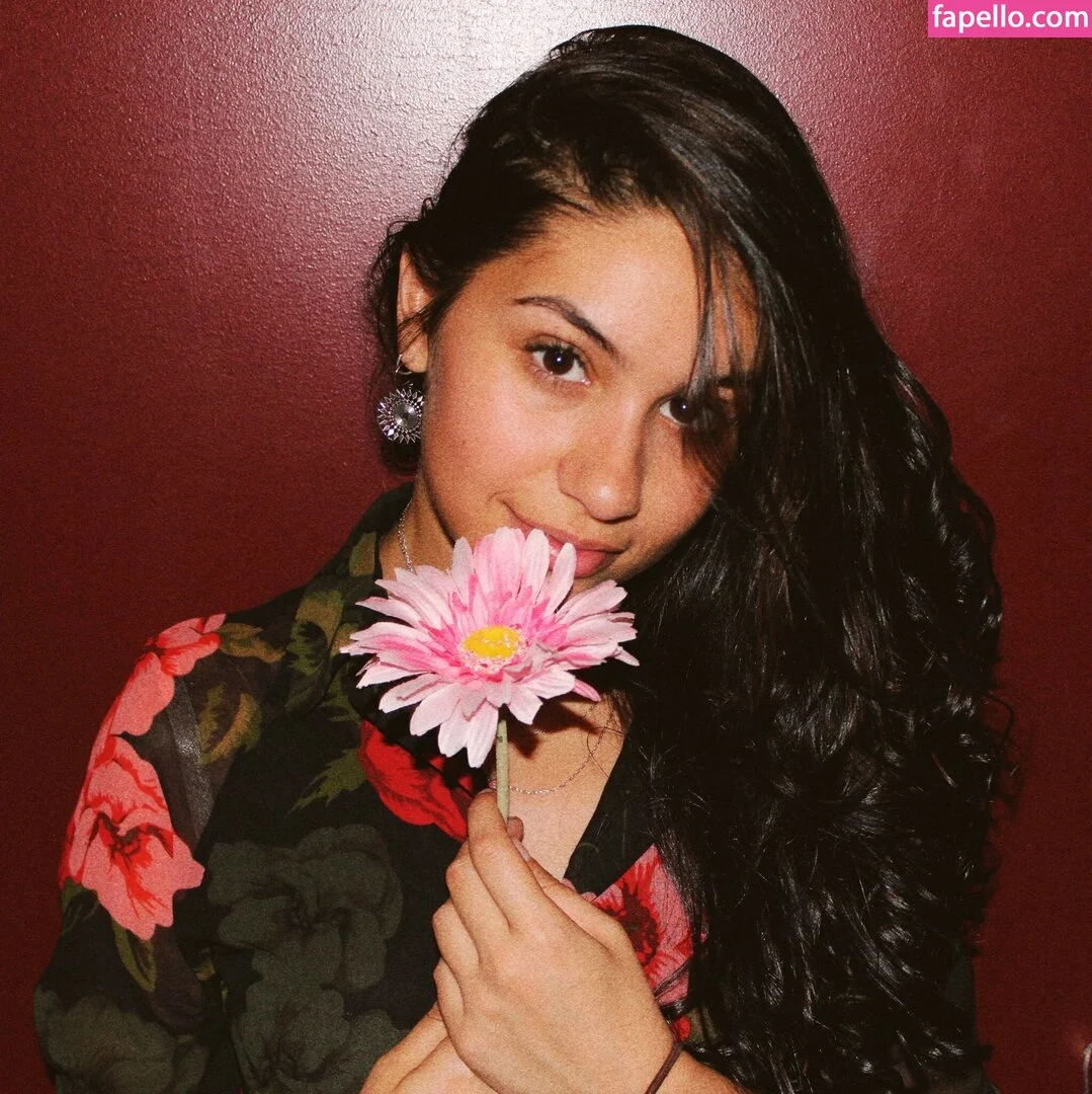 Alessia Cara Nude Onlyfans Photo 16