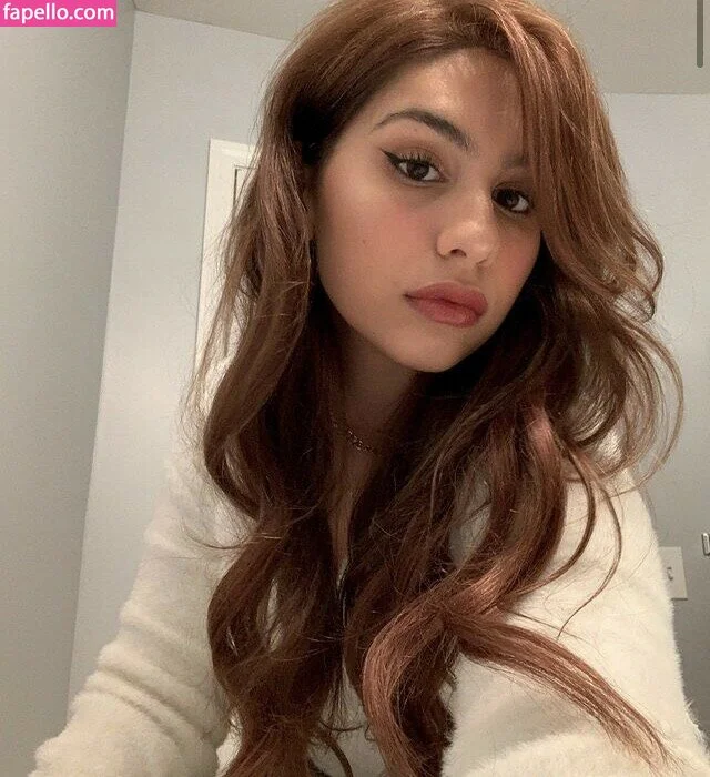 Alessia Cara Nude Onlyfans Photo 8