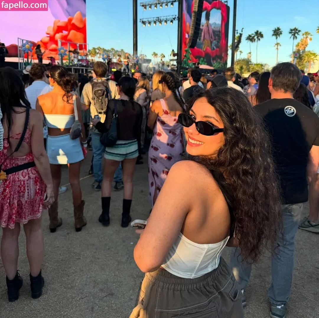 Alessia Cara / alessiacara / alessiasmusic Onlyfans Photo Gallery 