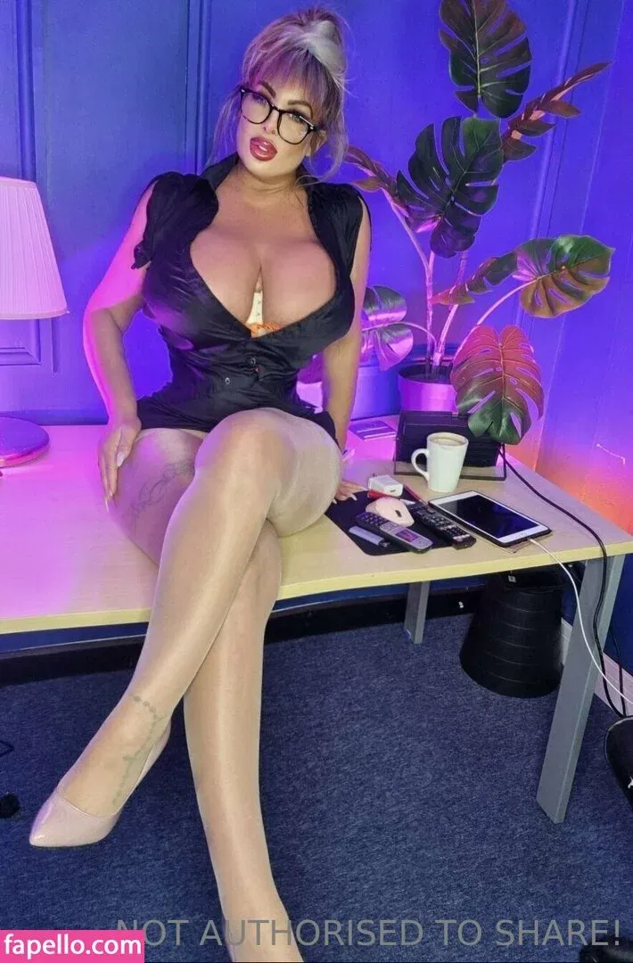 Jema Gilsenan / Levi Babestation / levibabestation Onlyfans Photo Gallery 