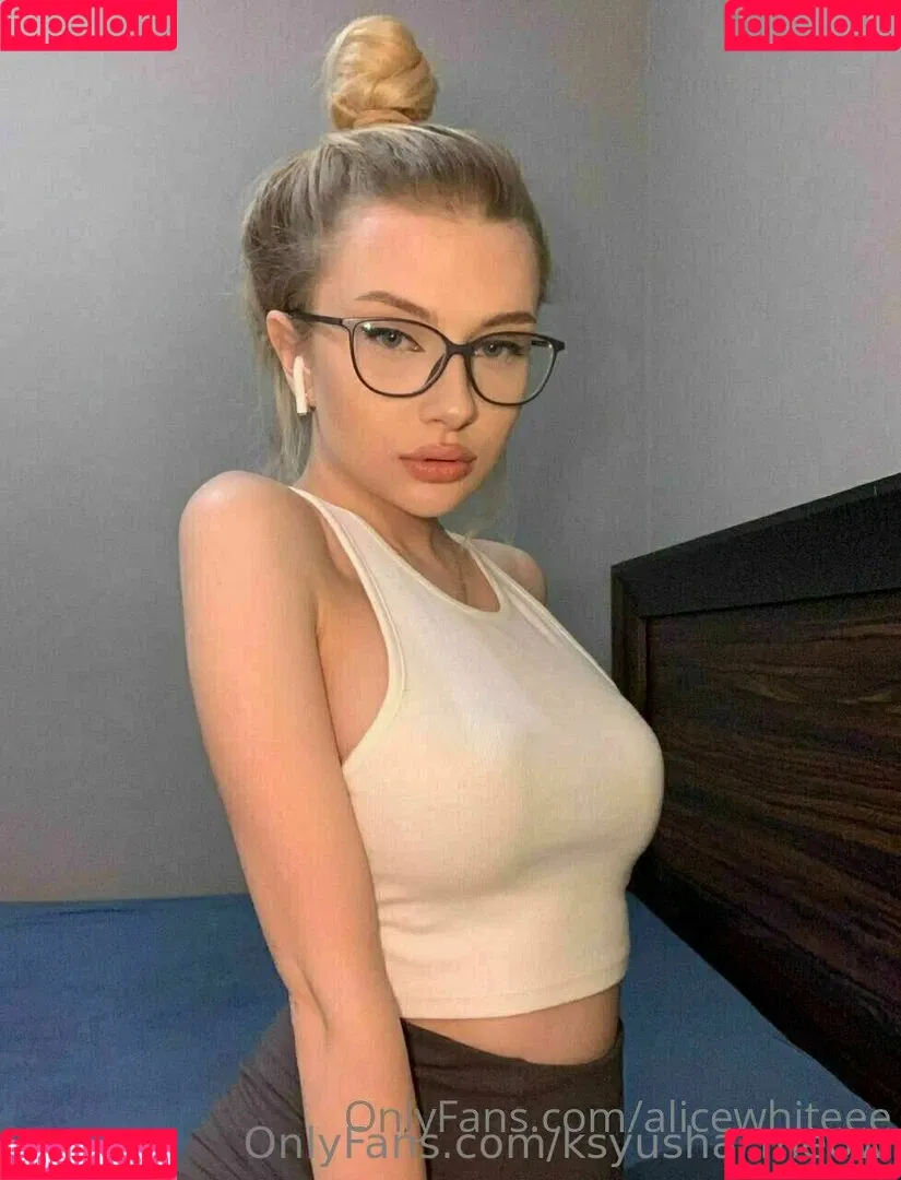 _iamksyusha_ / ksyusha_meow Onlyfans Photo Gallery 