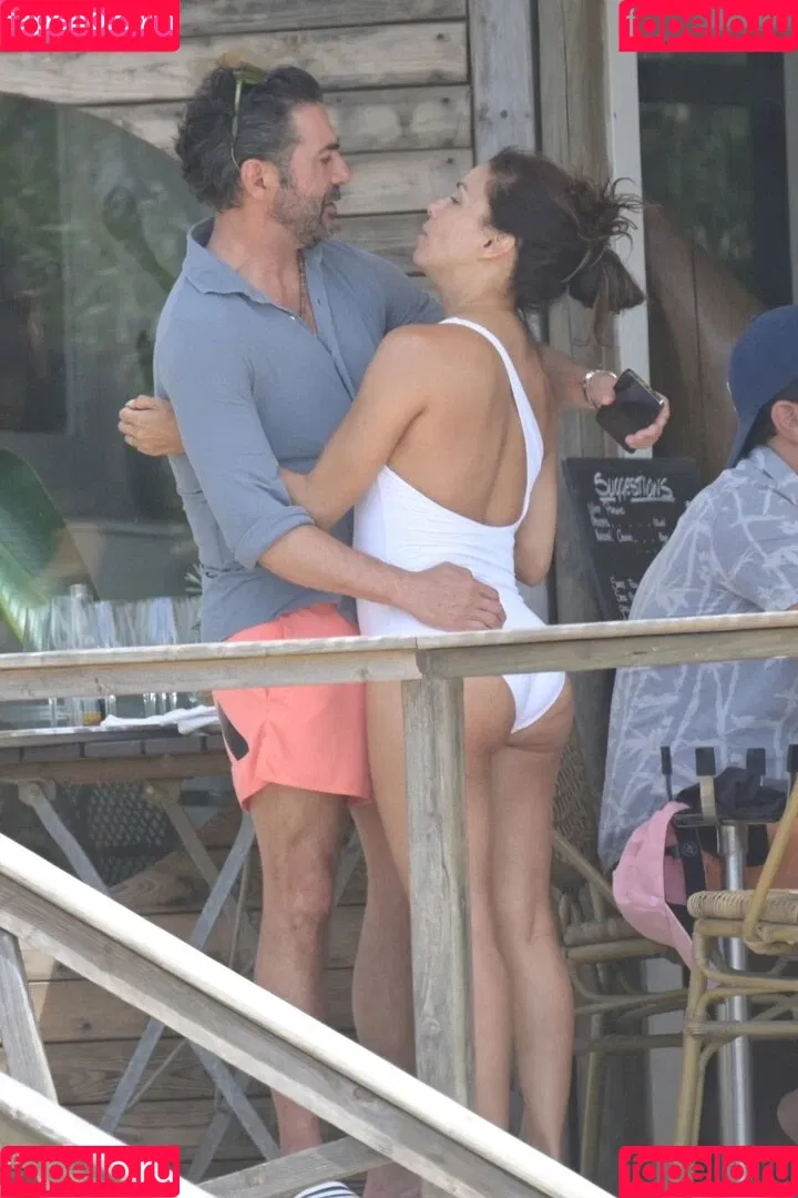 Eva Longoria / EvaLongoria Onlyfans Photo Gallery 