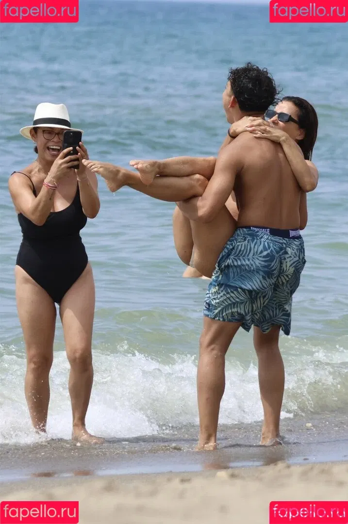 Eva Longoria / EvaLongoria Onlyfans Photo Gallery 