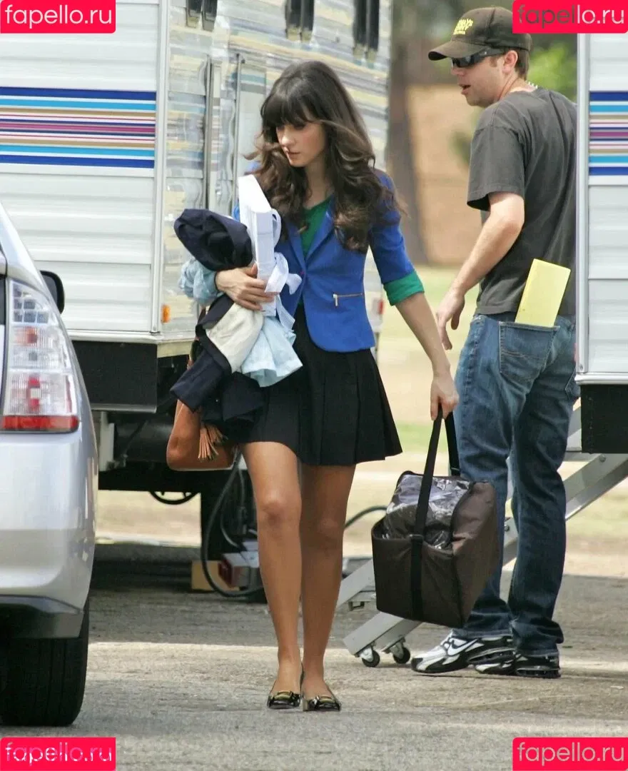 Zooey Deschanel / zooeydeschanel Onlyfans Photo Gallery 