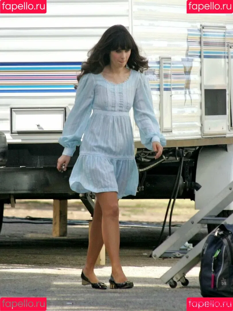 Zooey Deschanel / zooeydeschanel Onlyfans Photo Gallery 