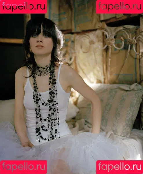 Zooey Deschanel / zooeydeschanel Onlyfans Photo Gallery 