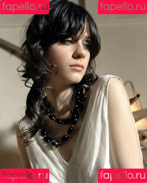 Zooey Deschanel / zooeydeschanel Onlyfans Photo Gallery 