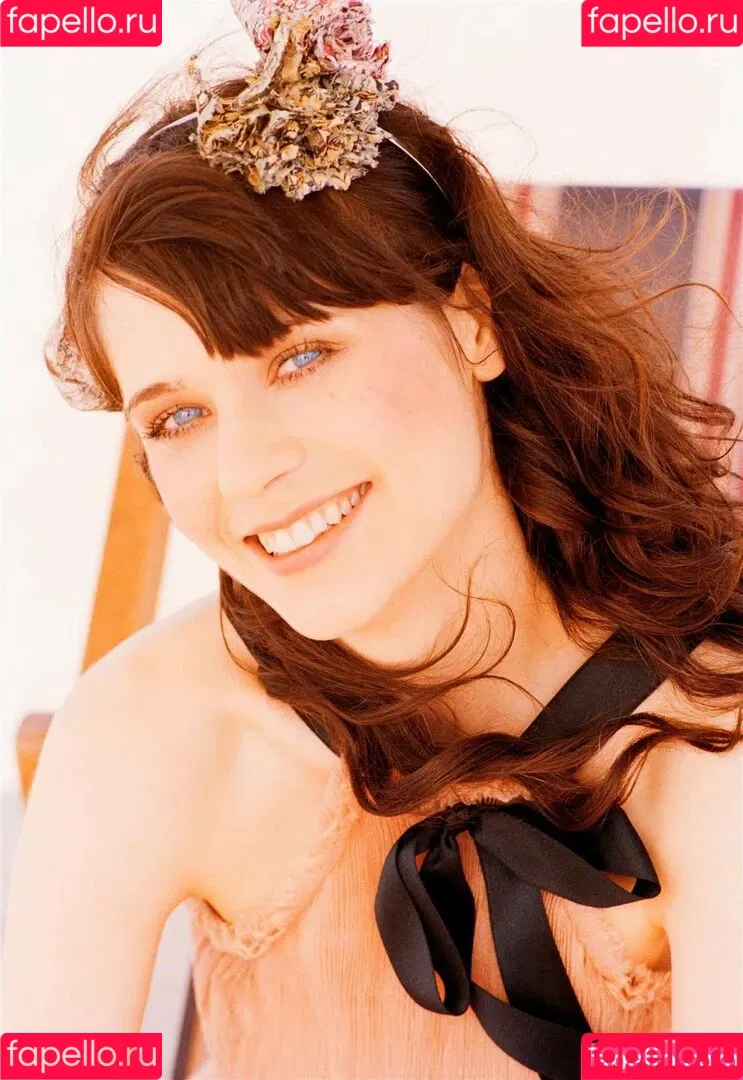 Zooey Deschanel / zooeydeschanel Onlyfans Photo Gallery 