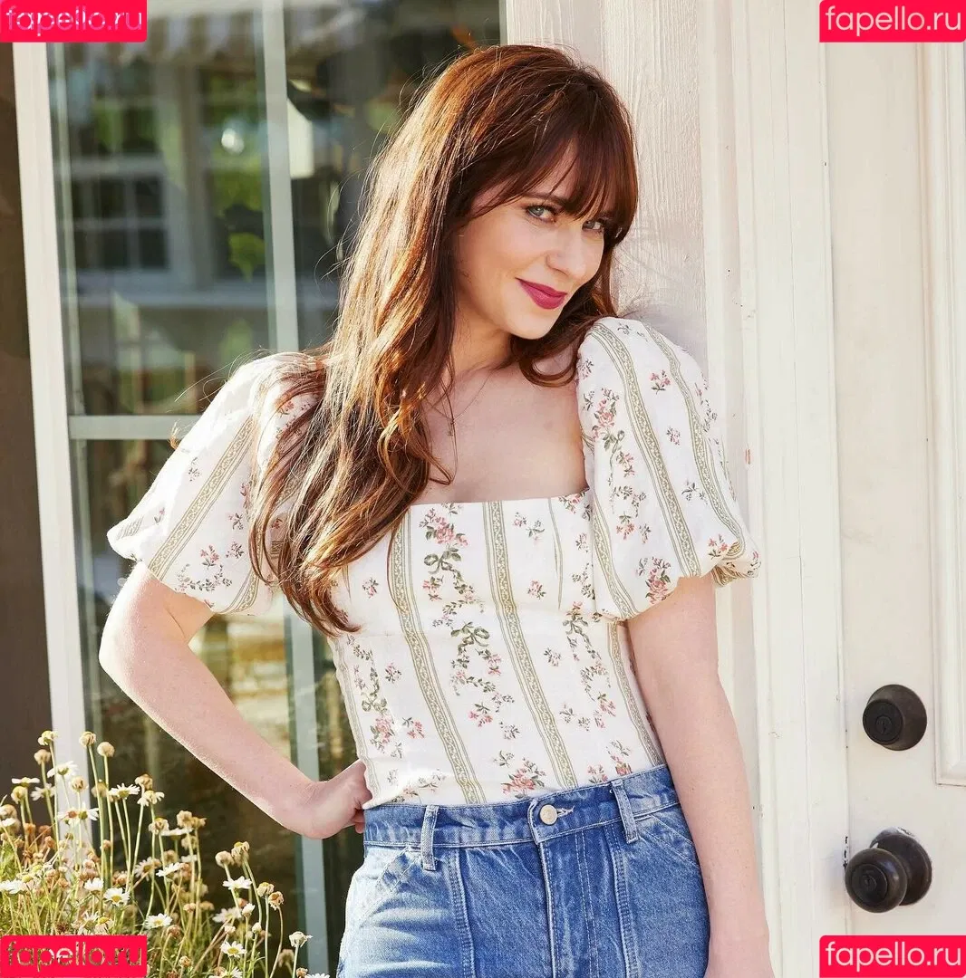 Zooey Deschanel / zooeydeschanel Onlyfans Photo Gallery 