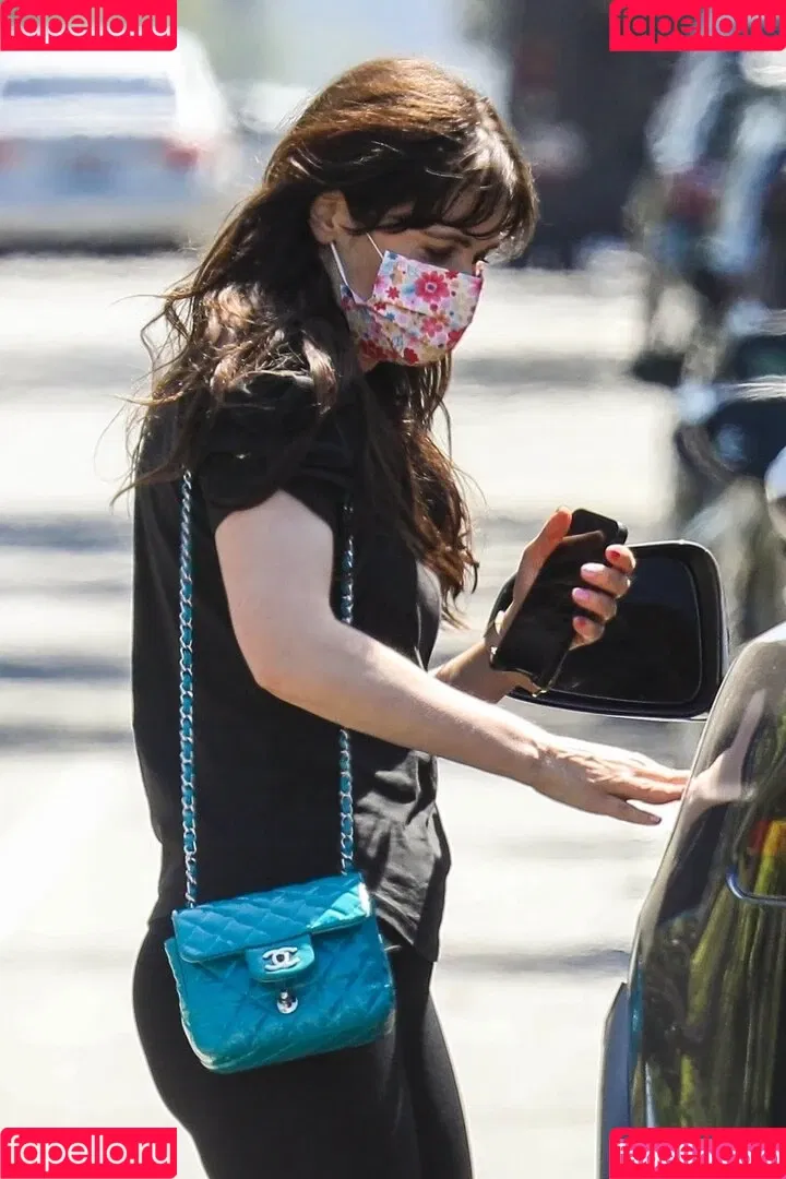 Zooey Deschanel / zooeydeschanel Onlyfans Photo Gallery 