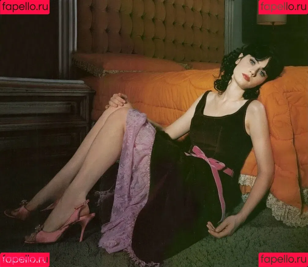 Zooey Deschanel / zooeydeschanel Onlyfans Photo Gallery 