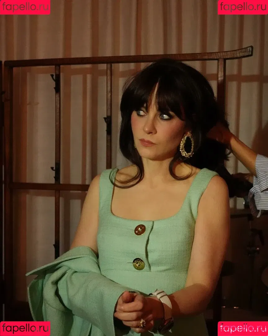 Zooey Deschanel / zooeydeschanel Onlyfans Photo Gallery 