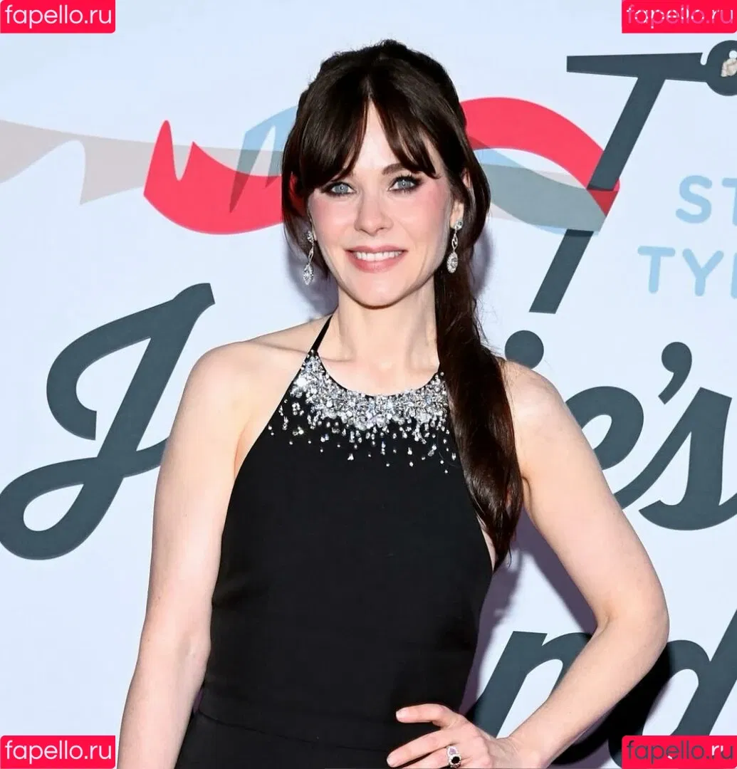 Zooey Deschanel / zooeydeschanel Onlyfans Photo Gallery 