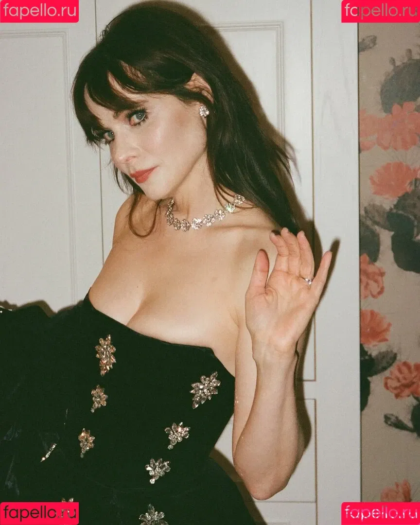 Zooey Deschanel / zooeydeschanel Onlyfans Photo Gallery 